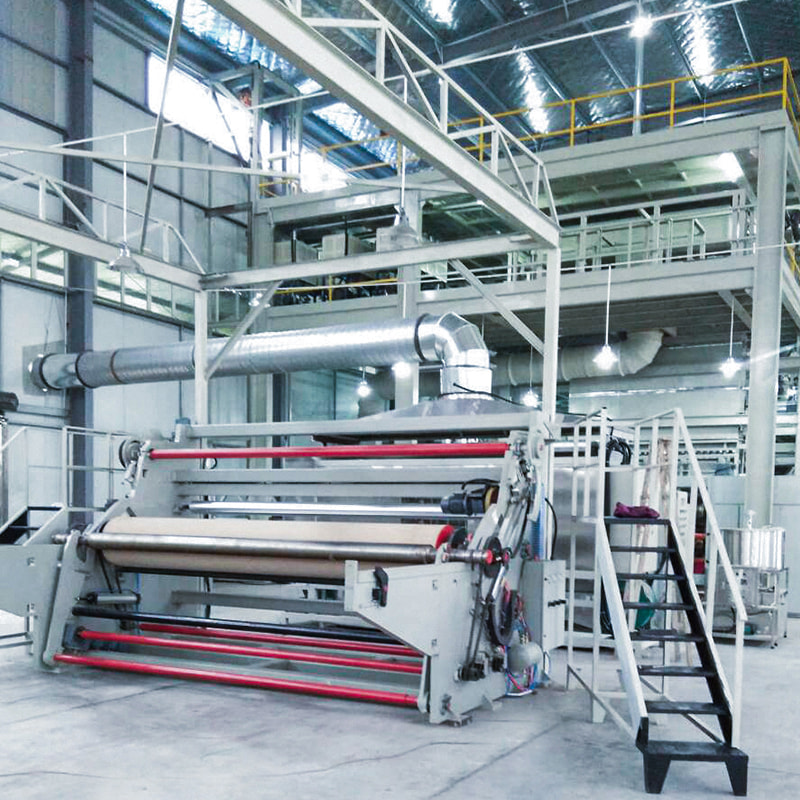 Машина для выдувания из расплава Машина для выдувания из расплава